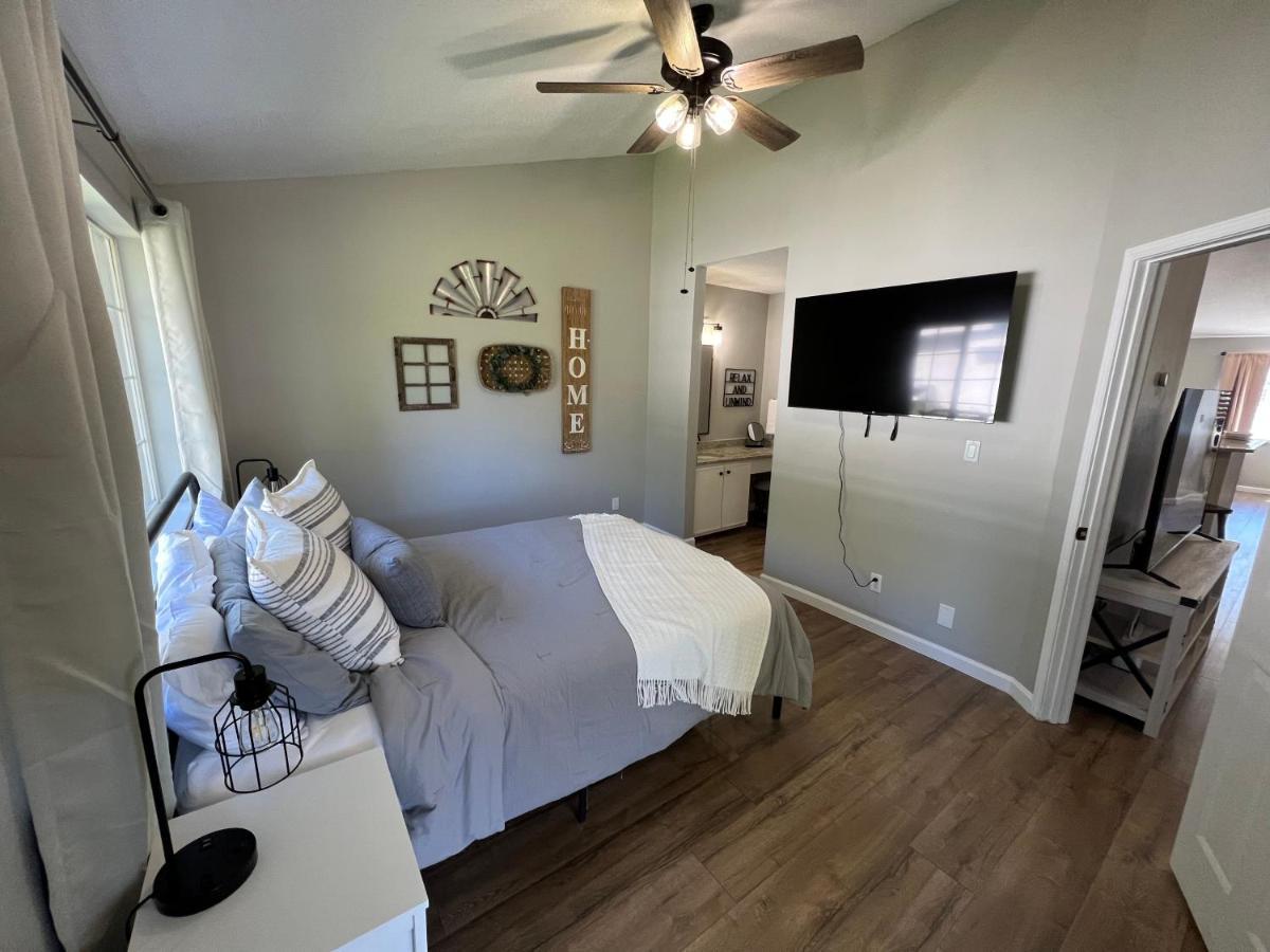 Mid City Condo Huntsville Ngoại thất bức ảnh